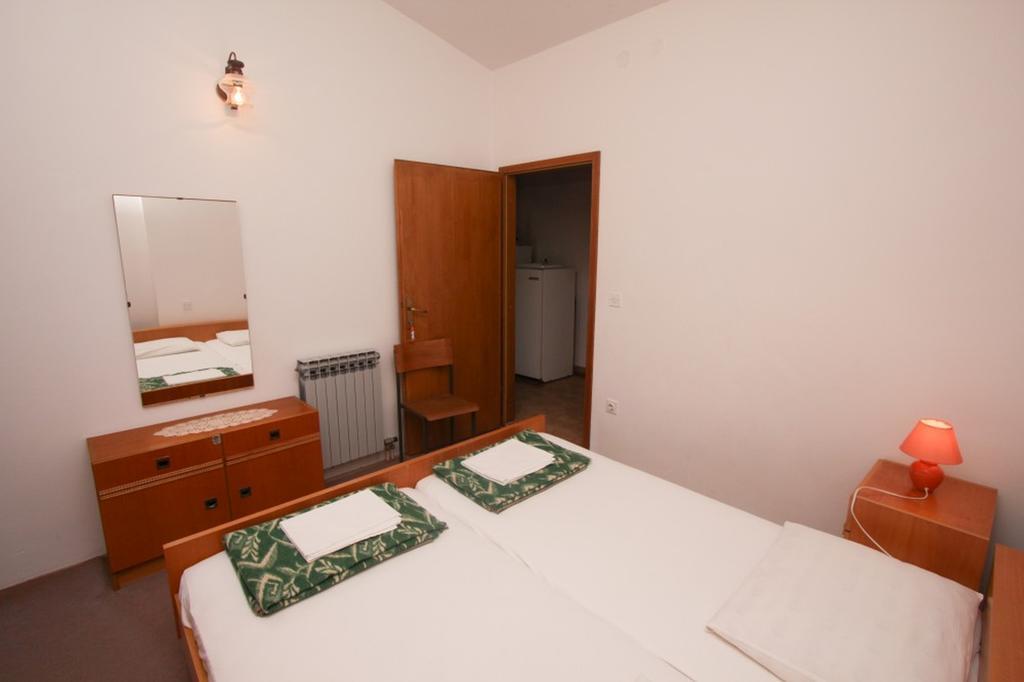 Apartments And Rooms Porto Razanj Room photo