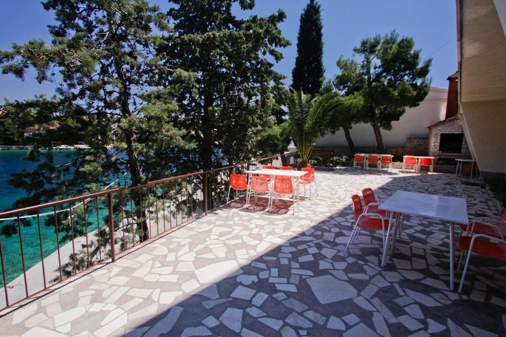 Apartments And Rooms Porto Razanj Exterior photo